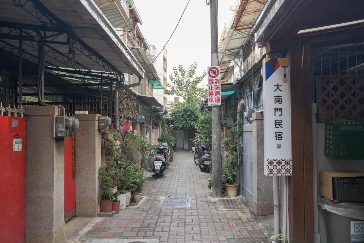 South Gate Home Stay Tainan Exterior foto